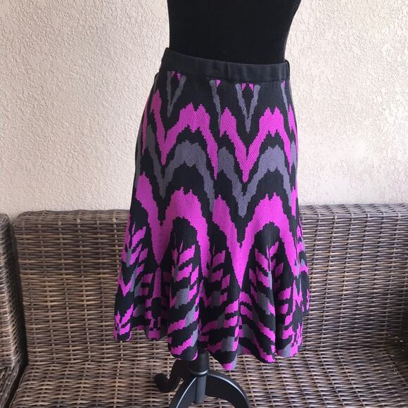 Torrid Womens Skirt Size 2 2X 18 20 Black Purple Gray Sweater Knit Skater Style - Picture 3 of 8